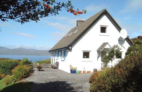 Ardgroom House | Cozy Oceanfront Cottage with Stunning Sea Views