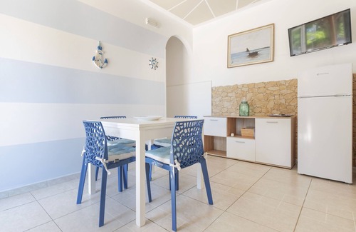Torre Vado House | Cozy Cottage with Garden Steps from Salento Beaches