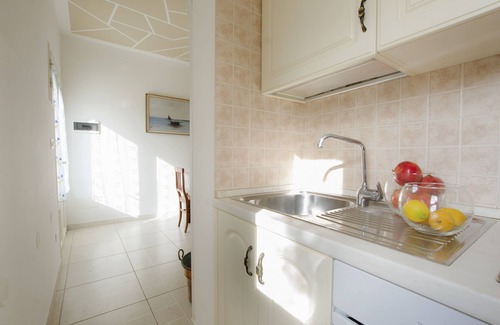 Torre Vado House | Cozy Cottage with Garden Steps from Salento Beaches