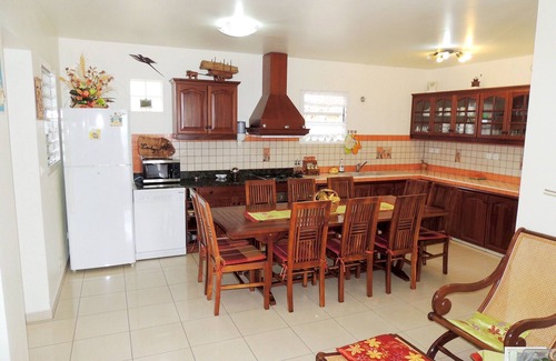 Petite-Ile Cottage | Comfortable cottage with shared pool and accessible for PRM in Petite-Île