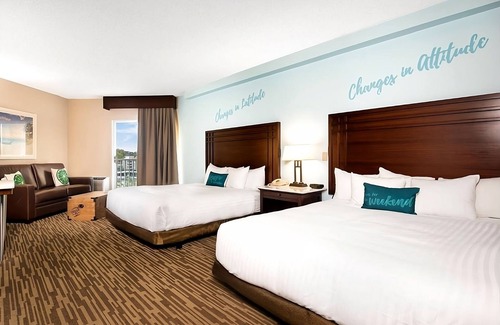Osage Beach Hotel | Relaxing Country Retreat with Pool & Free Parking