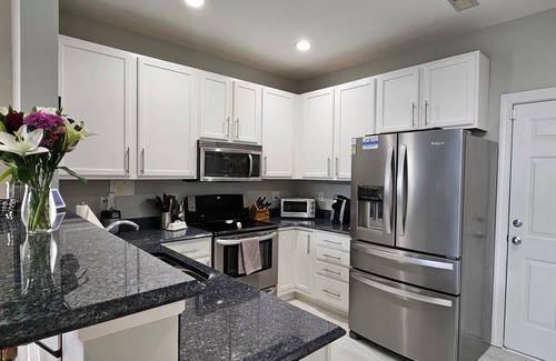 Winston - Salem House | Cozy Ocean View Retreat with Spa & Hot Tub Amenities