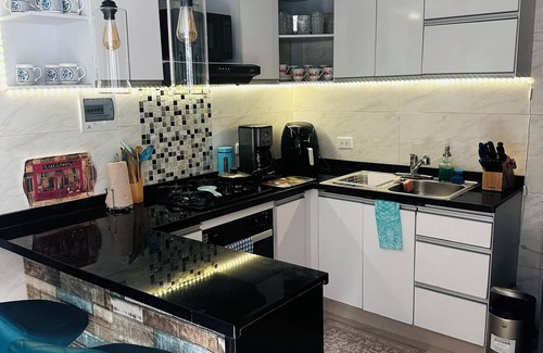 Jamundi House | Charming 3-Bedroom Townhouse with Pool & Ocean View