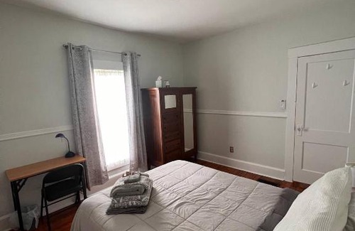 New Albany House | Cozy Room in a Historic House - Perfect for Your Stay