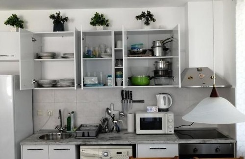 Lozenets Apartment | Cozy Family Apartment with Ocean View and Pool Access