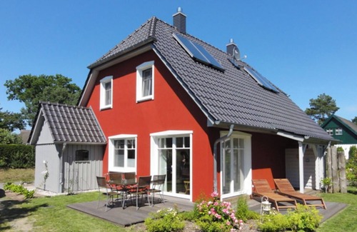 Wieck auf dem Darss House | Cozy Holiday Home in Wieck with Sauna and Ocean View