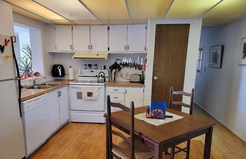 Florence House | Inviting Desert Retreat with Pool and Pet-Friendly Options