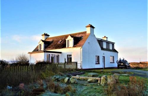Benbecula House | Family-Friendly Detached 4 Bedroom Holiday Home Awaits