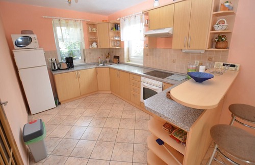Klokoci House | Guest Rated 10/10: Cozy House with Garden & Family Amenities