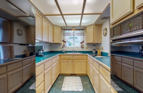Port Orford House | Pet-Friendly Retreat with Ocean and Mountain Views