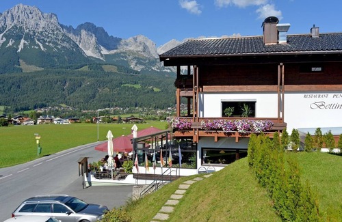 Ellmau Cottage | Cozy Double Room at Café-Restaurant-Pension Bettina