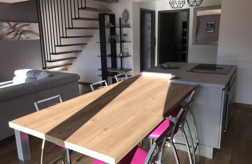 Xonrupt-Longemer Apartment | Elevated Duplex Near Lake & Ski Resort with Pool Access