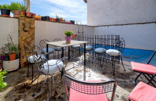 Puebla de Don Rodrigo Villa | Inviting Villa in Puebla de Don Rodrigo with Private Pool