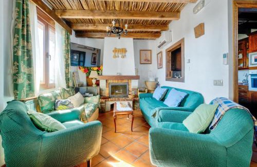 Puebla de Don Rodrigo Villa | Inviting Villa in Puebla de Don Rodrigo with Private Pool