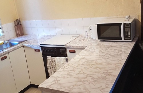 Berridale House | Family-Friendly Snow Getaway with Kitchen – Rated 9.8/10!