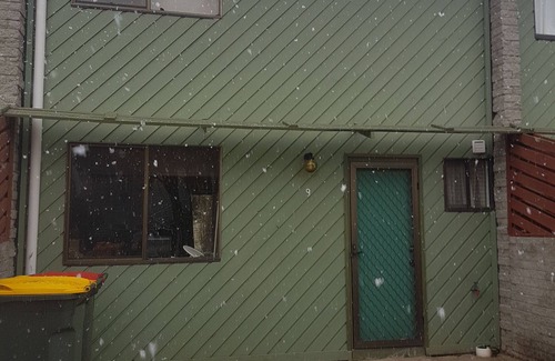 Berridale House | Family-Friendly Snow Getaway with Kitchen – Rated 9.8/10!