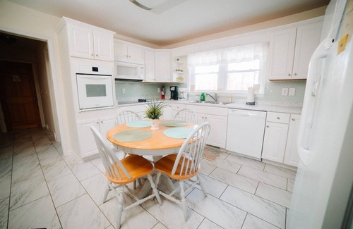 Dublin Cabin | Waterfront Family Retreat at Claytor Lake - 9.8/10 Rated