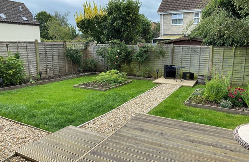 Street House | Family-Friendly Home Near Millfield School and Clarks Village