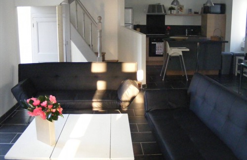 Groix House | Family Retreat with Pool & Ocean View, Steps from Beaches