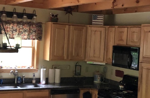 North Conway Cabin | Ideal Family Retreat with Pool and Ocean View in White Mountains
