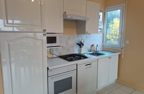 Barneville-Carteret House | Tranquil Stay with Breathtaking Ocean Views and Pet Friendly