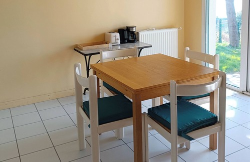 Barneville-Carteret House | Tranquil Stay with Breathtaking Ocean Views and Pet Friendly