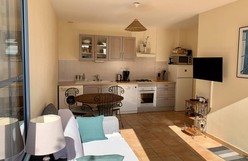 Calviac-en-Perigord Cottage | Cozy Cottage Retreat with Pool Near Sarlat - Perfect for Families
