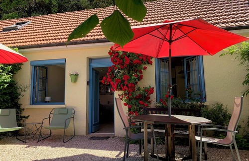 Calviac-en-Perigord Cottage | Cozy Cottage Retreat with Pool Near Sarlat - Perfect for Families