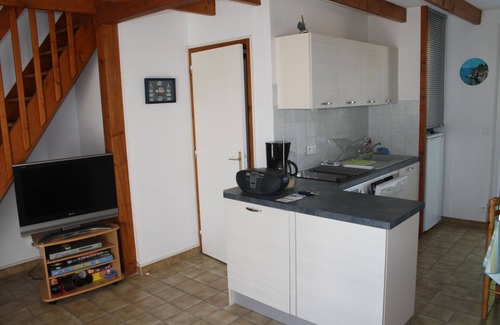 Meschers-sur-Gironde Villa | Relaxing Villa with Pool, Tennis Court & Ocean View
