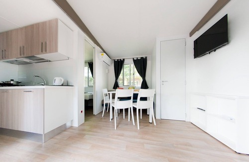 Zadina Pineta House | Guest Rated 10/10: Oceanfront Mobile Home in Cesenatico