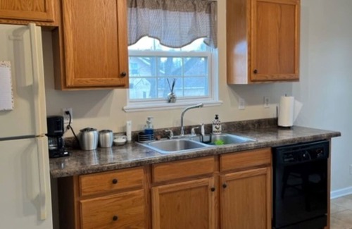 Holly Apartment | Cozy 2-Bedroom Apartment Ideal for Families