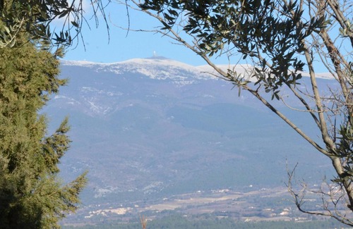 Mormoiron Apartment | Cozy Gite with Pool and Garden Views in Idyllic Countryside