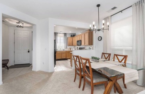 Dayton House | Comfortable Golf Retreat – Perfect for 30-60 Days