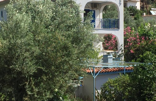 Sampatiki House | Charming Seaside Retreat with Pool and Ocean Views