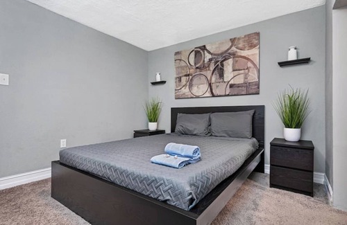 Safety Harbor House | Inviting Guest Suite with Pool and Breakfast in Clearwater