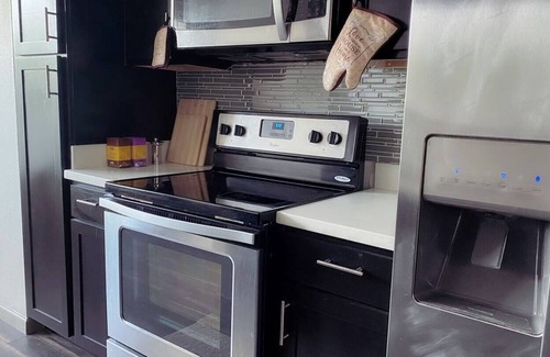Sweetbriar Apartment | Comfortable Haven Close To Popular Attractions