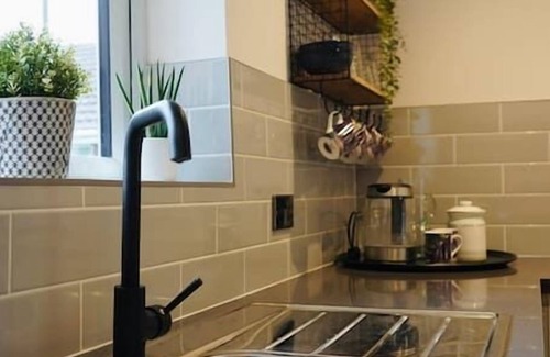 Doncaster Apartment | Welcoming House with Convenient Parking and Breakfast Included