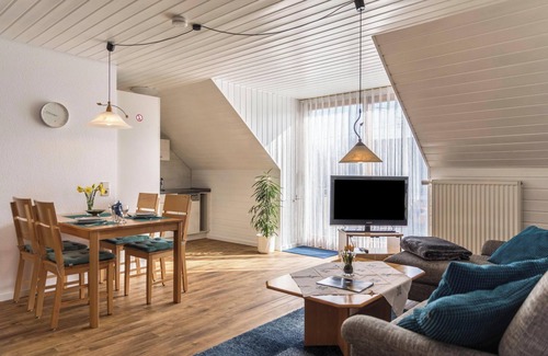 Salem Apartment | Top-Rated Apartment “Baur Nr. 1” near Salem Castle with Wi-Fi