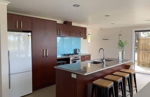 Rothesay Bay Cabin | Cozy Beachfront Holiday House with Pool and Ocean View