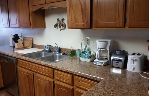 Sierra Vista House | Ideal Getaway with Spa, Hot Tub & Family-Friendly Amenities