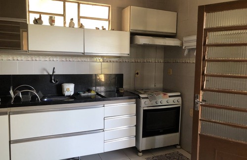 Aruanda House | Cozy Retreat with Ocean View & Pet-Friendly Amenities
