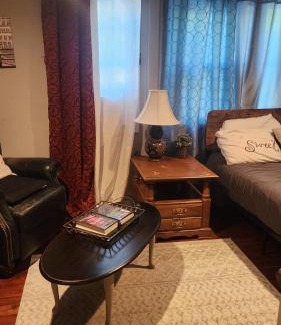 East Hartford House | Cozy Retreat: Pet and Child Friendly 4-Star Getaway