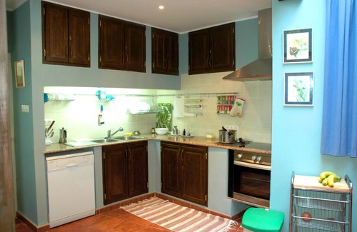 Begijar House | Cozy Retreat with Pool, Spa & Family-Friendly Amenities