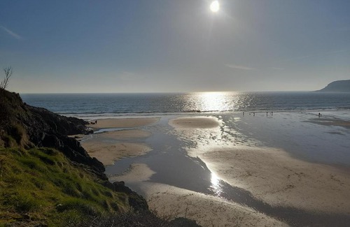 Neath House | Cozy Retreat: Pet & Child Friendly Accommodations Await