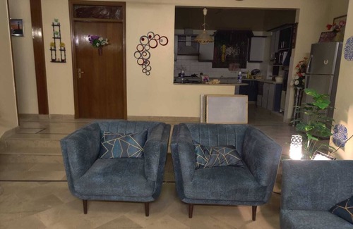 Karachi House | Cozy Retreat for Families in Karachi
