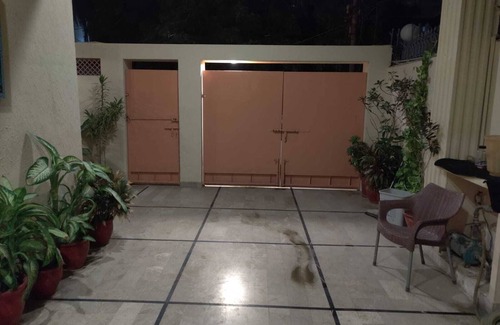 Karachi House | Cozy Retreat for Families in Karachi