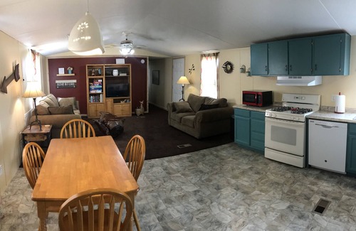 Farmington House | Inviting Home on the Mesa with Breakfast & Family Amenities