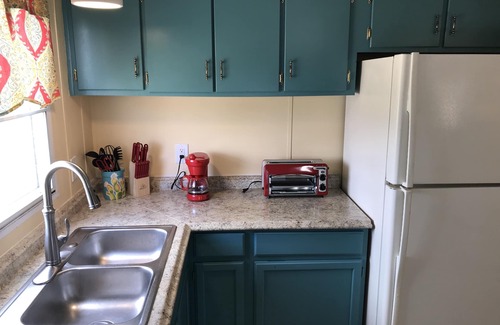 Farmington House | Inviting Home on the Mesa with Breakfast & Family Amenities