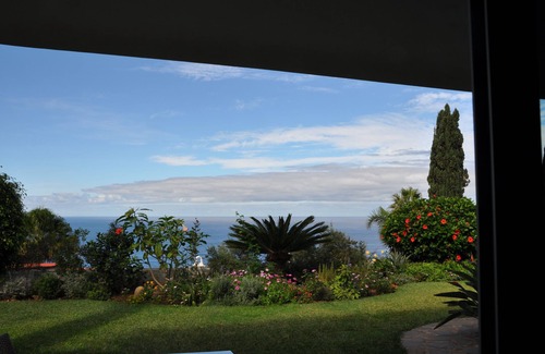 La Victoria de Acentejo House | Charming Retreat with Ocean Views and Blooming Garden
