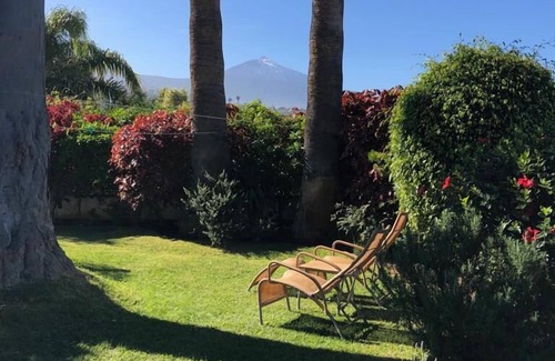 La Victoria de Acentejo House | Charming Retreat with Ocean Views and Blooming Garden